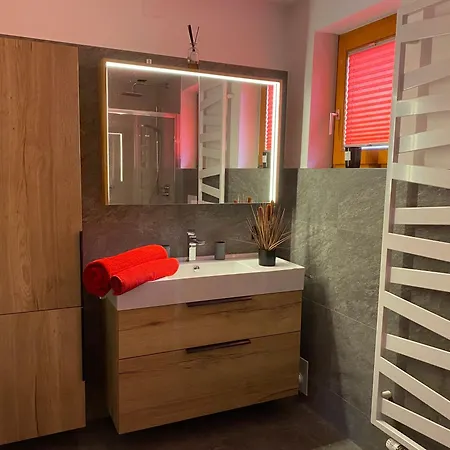 Dorfwerfen137 Lejlighed *