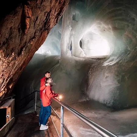 Dorfwerfen137 Lejlighed *